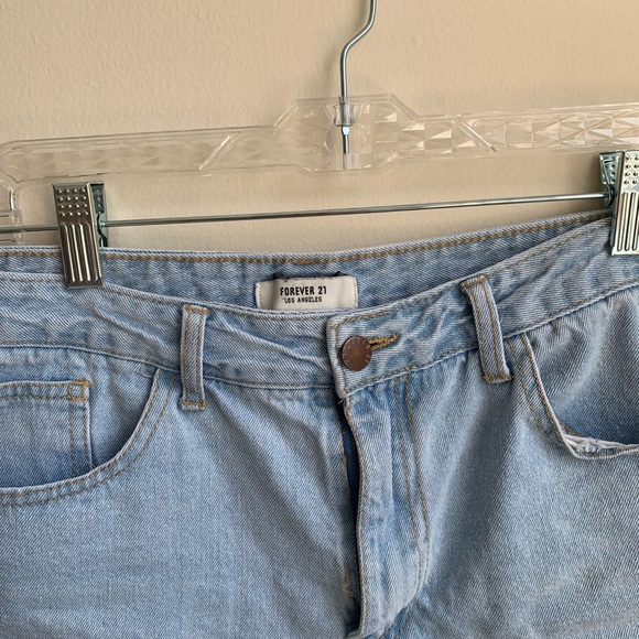 Forever 21 Denim Shorts 💙 - Picture 4 of 5